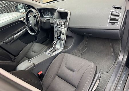 Volvo XC 60 Kinetic 2W Aut AHK Navi