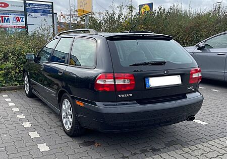 Volvo V40 T4 - Sportlicher Schwedenkombi mit 200PS