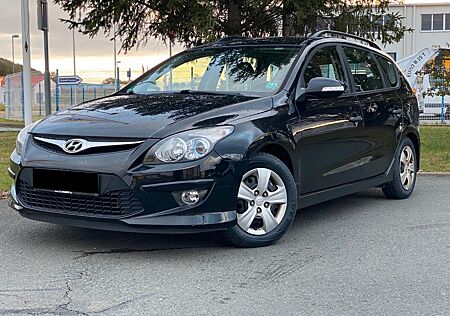 Hyundai i30 i30cw 1.6 CRDi FIFA WM Edition SHZ AHK HU/AU neu