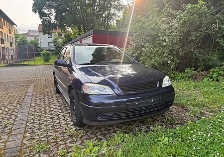 Opel Astra 1.6 -