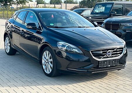 Volvo V40 Momentum Standheizung/AHK