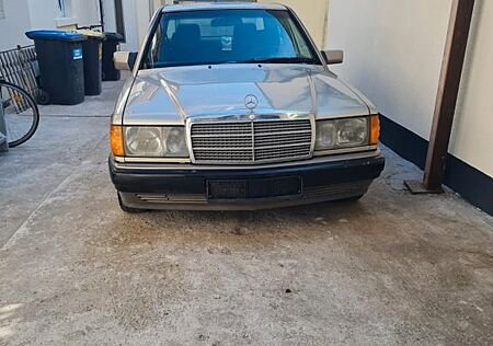 Mercedes-Benz 190