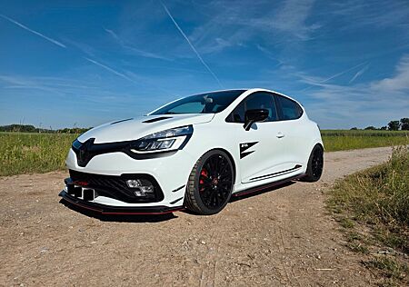 Renault Clio IV RS TCE 240
