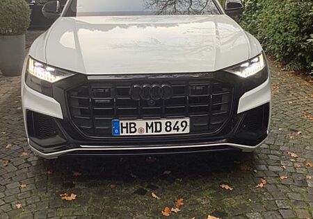 Audi Q8 55 TFSI quattro tiptronic -