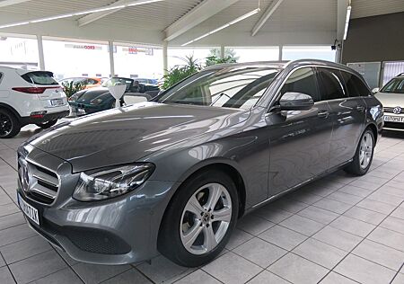 Mercedes-Benz E 220 Td*Avantgarde*LED*AZV*ACC*Kamera*