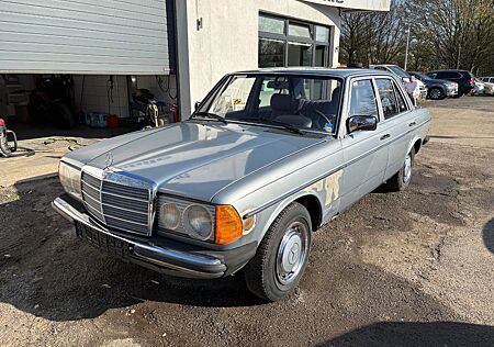 Mercedes-Benz 200 123 *Automatik*1.Hand*