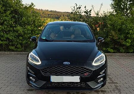 Ford Fiesta 1,5 EcoBoost ST mit Styling-Paket ST ...