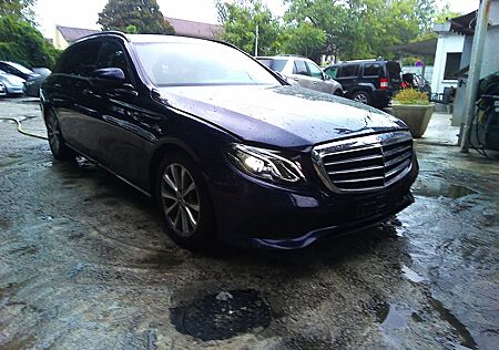 Mercedes-Benz E 220 d AVANTGARDE Autom. LEDER NAVI KAME