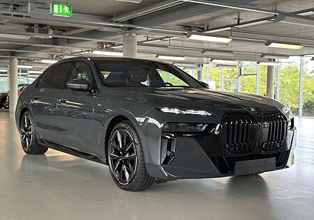 BMW 740d xDrive M-Paket Pro B&W HUD Panor. -Sky 21"