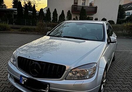 Mercedes-Benz C 200 Avantgarde-Automatik-Xenon-Tempomat-Sitzh