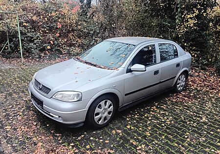 Opel Astra 1.6 -