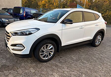 Hyundai Tucson blue Passion 2WD