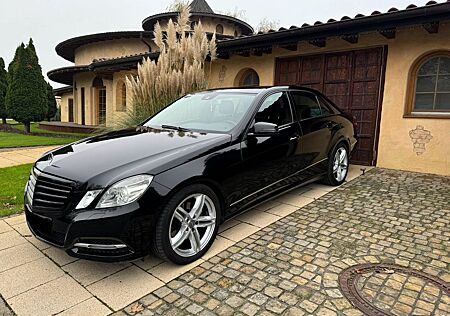 Mercedes-Benz E 300 BlueTEC HYBRID AVANTGARDE .2.2Hub. 18Zoll.