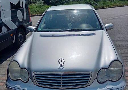 Mercedes-Benz 200 C200