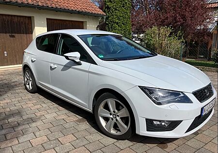 Seat Leon 2.0 TDI 110kW Start&Stop FR, Navi, LED, PDC