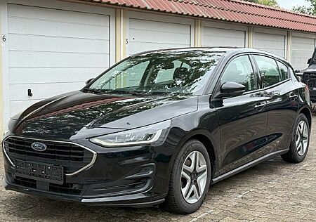 Ford Focus Lim. Cool & Connect Led Navi PDC V+H