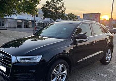 Audi Q3 2.0 TDI S tronic quattro -