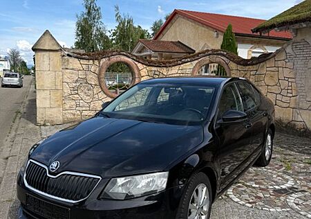 Skoda Octavia 1.6 TDI Leder Navi Voll 1 Hand