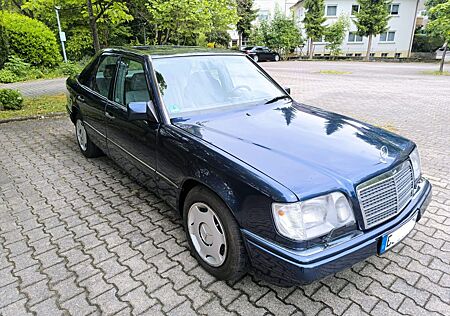 Mercedes-Benz 280 W124 E280 Automatik Klima Schiebedach