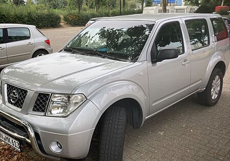 Nissan Pathfinder 2.5 dCi Elegance Elegance