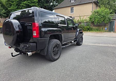 Hummer H3 3.7 Luxury Auto. Luxury
