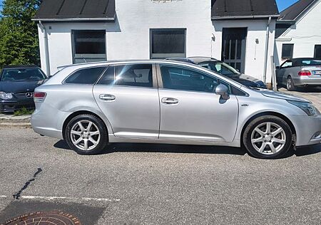 Toyota Avensis Combi Executive 177hp Trailerhitch