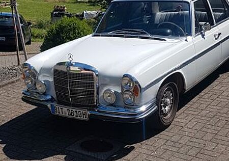 Mercedes-Benz 250