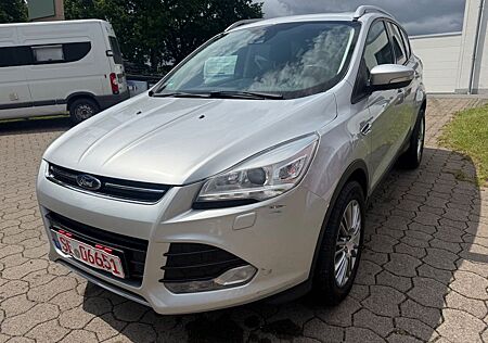 Ford Kuga Titanium 1.6 *Leder*PANO*4X4*XEN*NAVI*2.Hd.