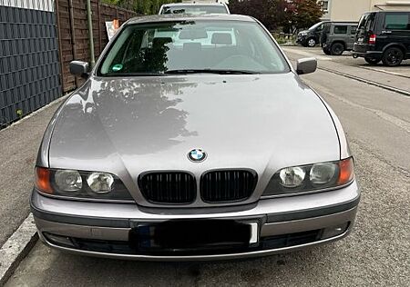 BMW 520i