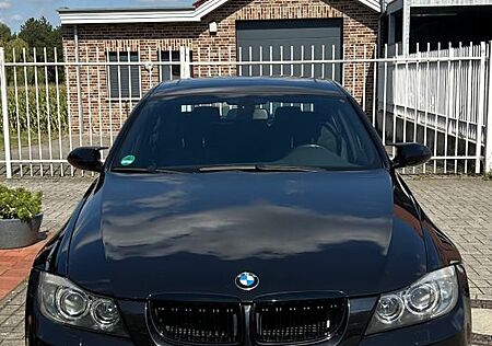 BMW 325i - M Paket
