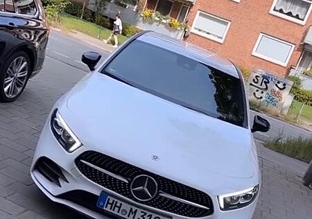 Mercedes-Benz A 250 AMG Line, Optik, Felgen | Sport