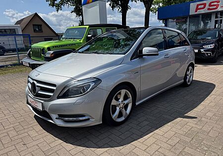 Mercedes-Benz B 200 Avantgarde-Navi-SHz-Pano-AHK-Xenon-Tempo