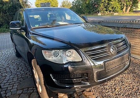 VW Touareg Volkswagen 3.0 V6 TDI Tiptronic Standard