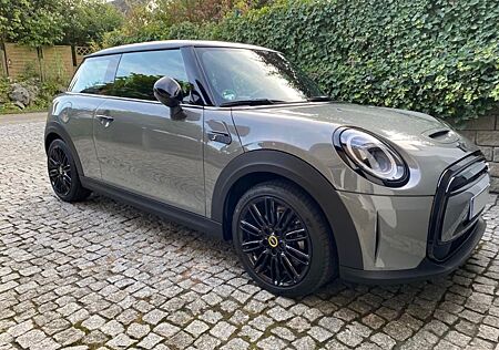 Mini Cooper SE Classic Trim