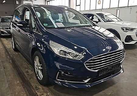 Ford Galaxy Titanium