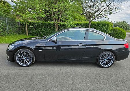 BMW 320i Coupé Edition Exclusive 1.Hd-tkm-top Extras