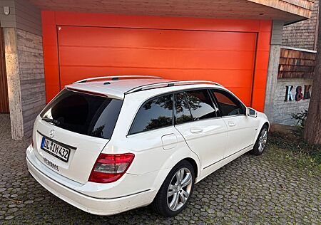 Mercedes-Benz C 180 CGI T BlueEFFICIENCY Autom. -