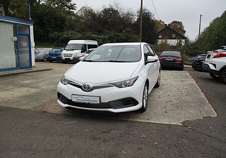 Toyota Auris Cool