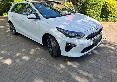 Kia Cee'd / Ceed 1.4 T-GDI DCT Vision Vision