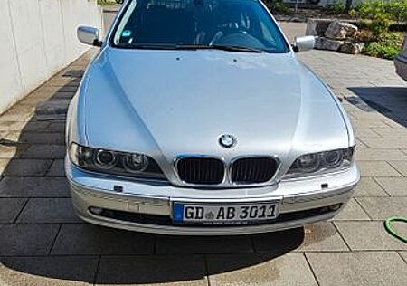 BMW 520i A Touring -
