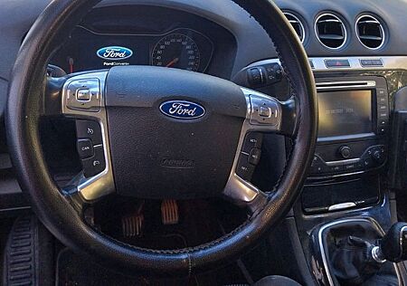 Ford S-Max 2,0 TDCi 103kW DPF Titanium Titanium