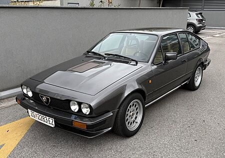 Alfa Romeo Alfetta gtv6