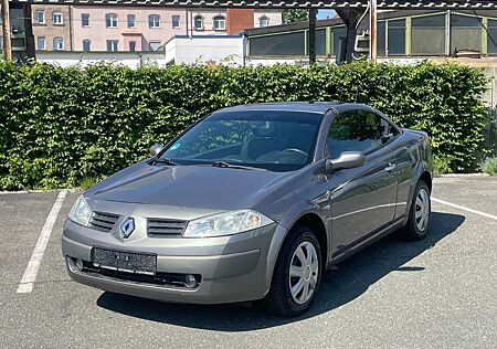 Renault Megane Coupé-Cabriolet Confort Authentique 1...