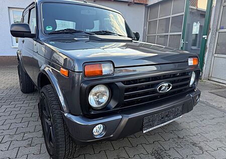 Lada Niva Legend Black Edition