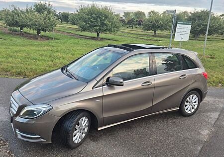 Mercedes-Benz B 180 BlueEFFICIENCY Sportstourer -Autmatik -