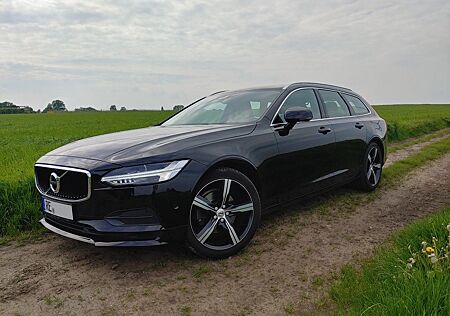 Volvo V90 D3 Momentum AHK Navi Leder