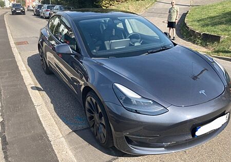 Tesla Model 3 Performance*Allrad*8-fach bereift*1.H