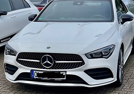 Mercedes-Benz CLA 250 DCT -