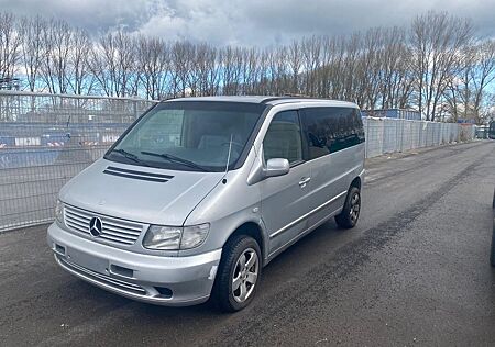 Mercedes-Benz V 220 CDI FASHION. AC