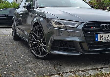 Audi S3 2.0 TFSI S tronic quattro -
